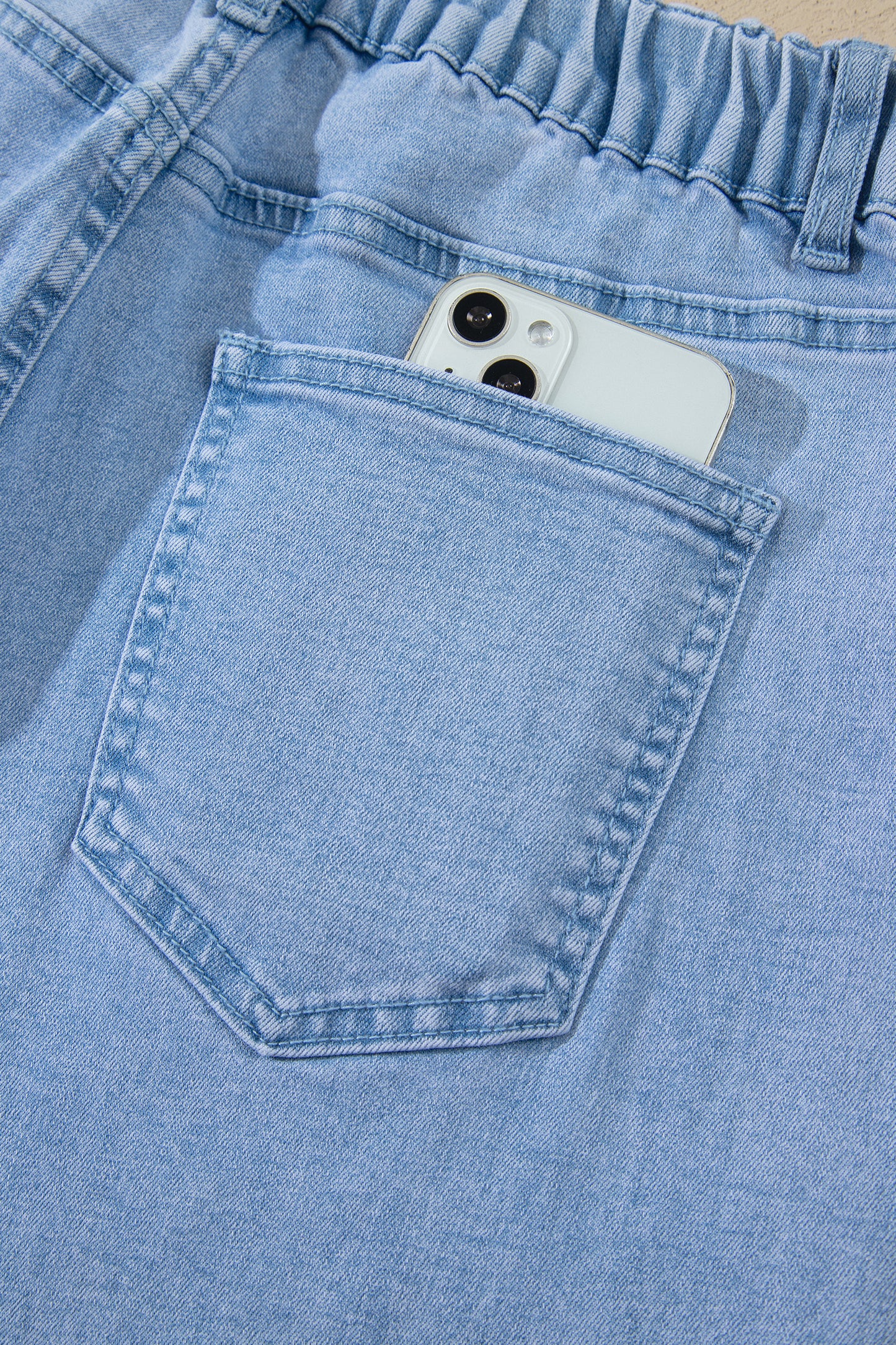 Beau Blue Solid Color Square Patch Pocket Ankle-length Barrel Jeans